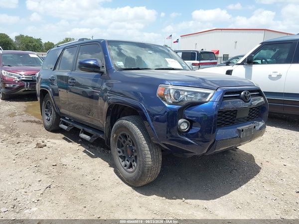 2023 TOYOTA 4RUNNER SR5