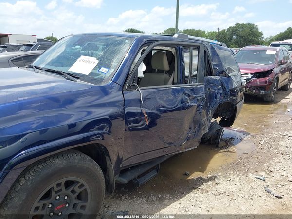 2023 TOYOTA 4RUNNER SR5