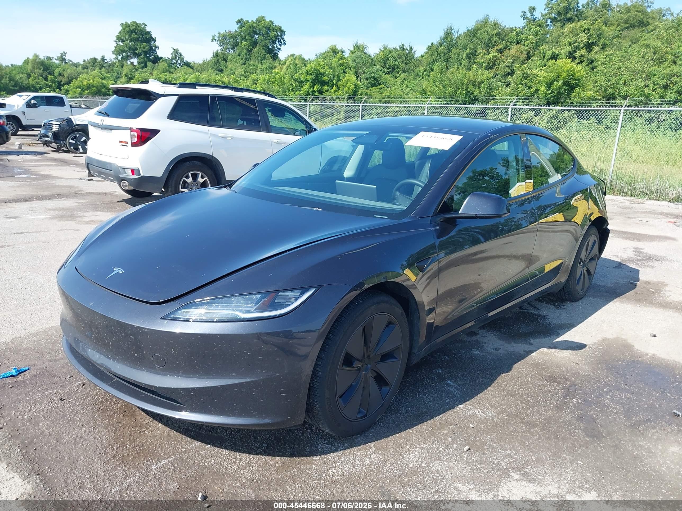 2025 TESLA MODEL 3