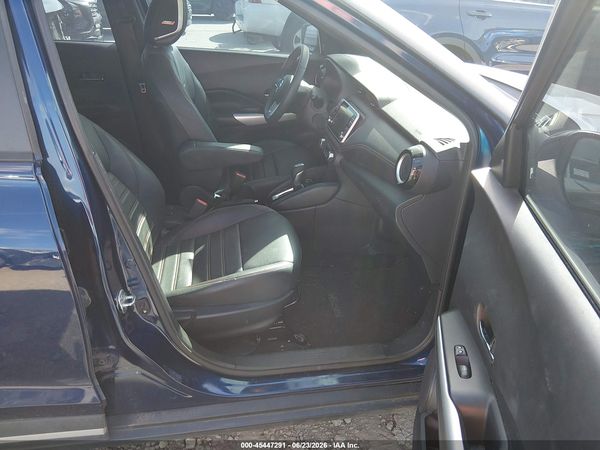 2019 NISSAN KICKS SR