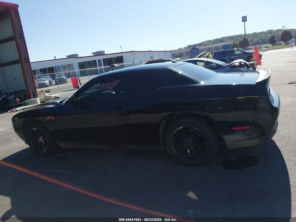 2016 DODGE CHALLENGER SXT