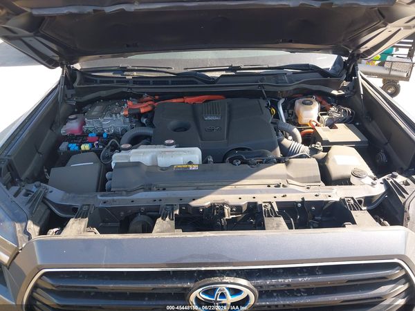 2024 TOYOTA SEQUOIA SR5