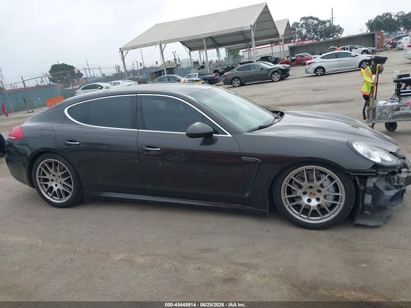 2014 PORSCHE PANAMERA 4S