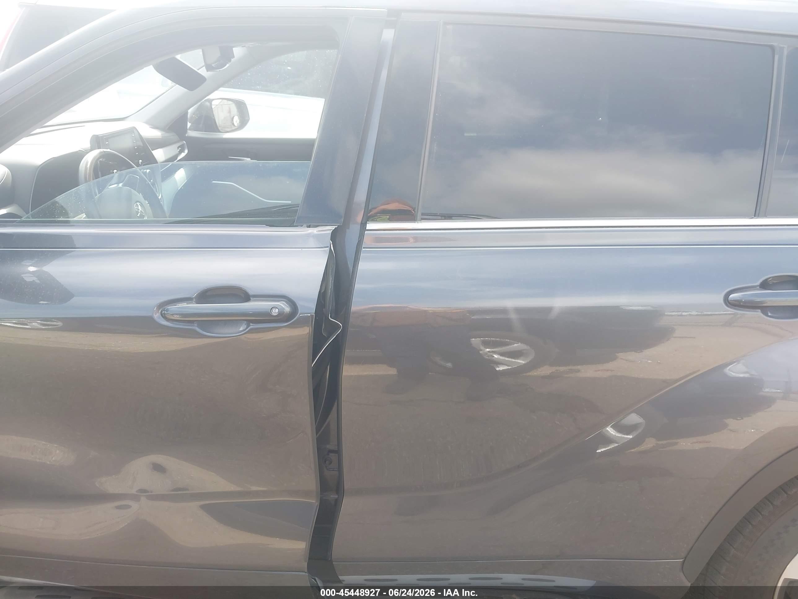 2021 TOYOTA HIGHLANDER XLE