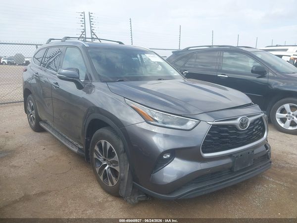 2021 TOYOTA HIGHLANDER XLE