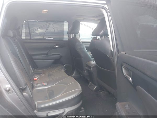 2021 TOYOTA HIGHLANDER XLE