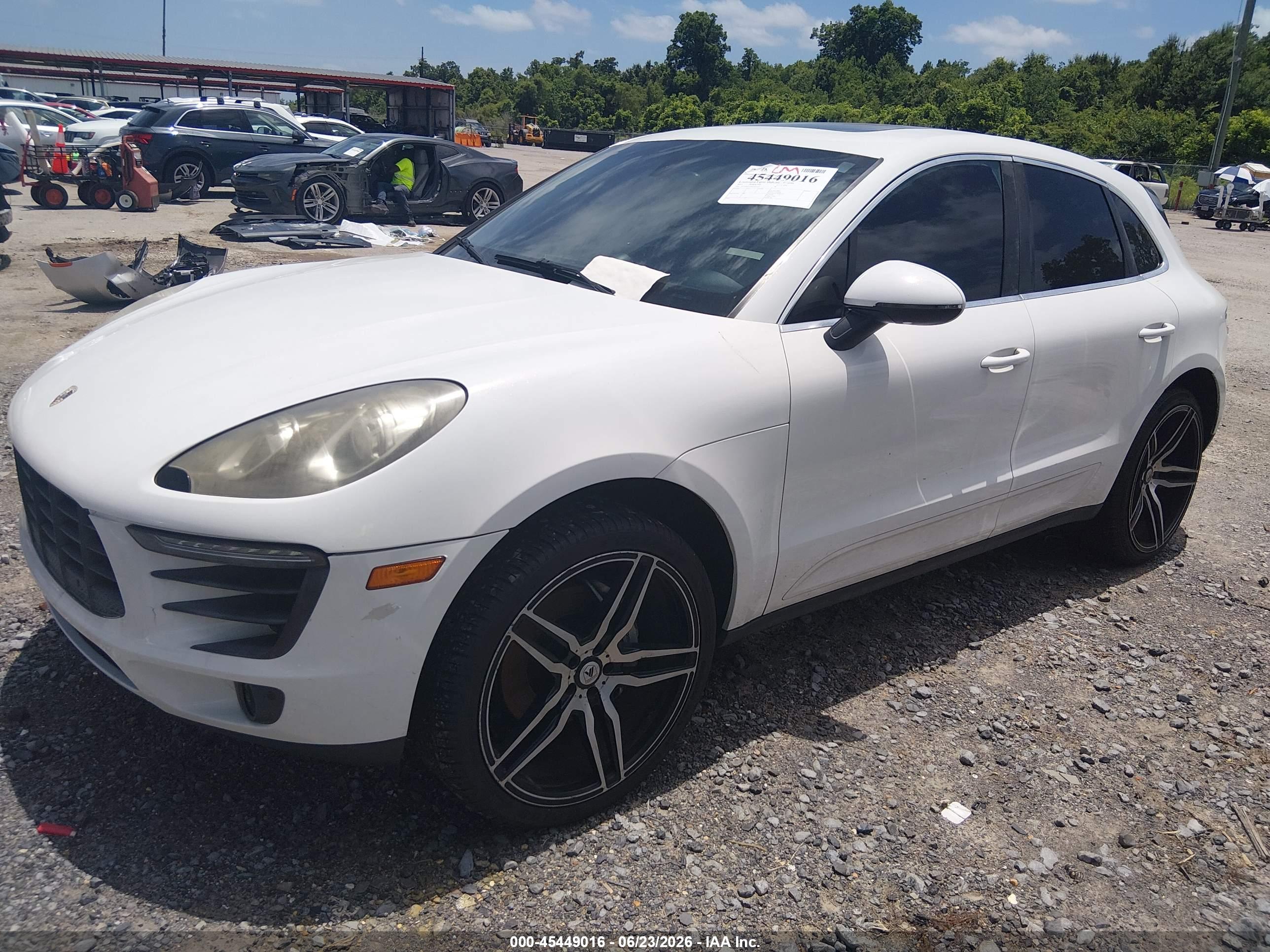 2015 PORSCHE MACAN S