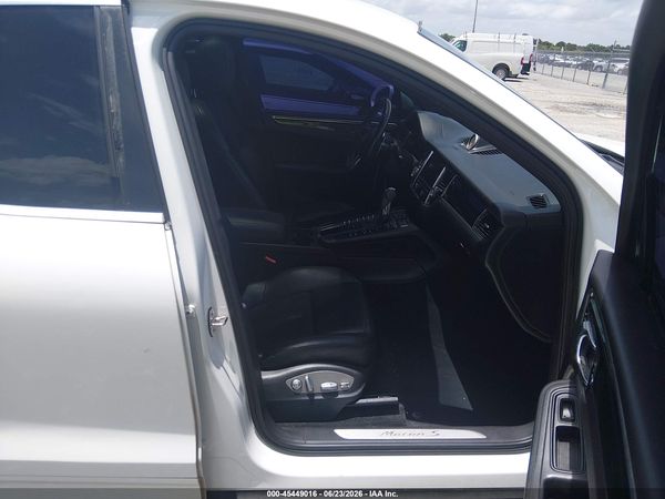 2015 PORSCHE MACAN S