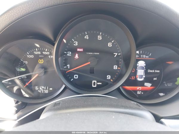 2015 PORSCHE CAYMAN