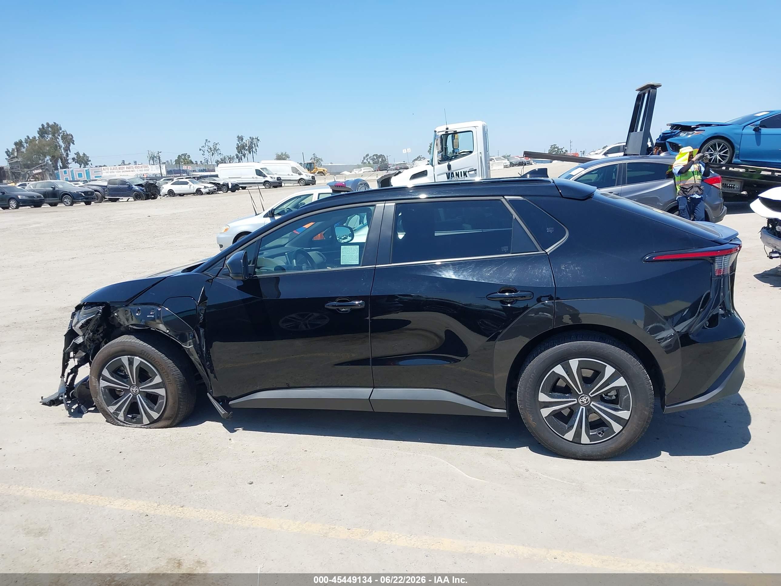 2024 TOYOTA BZ4X XLE