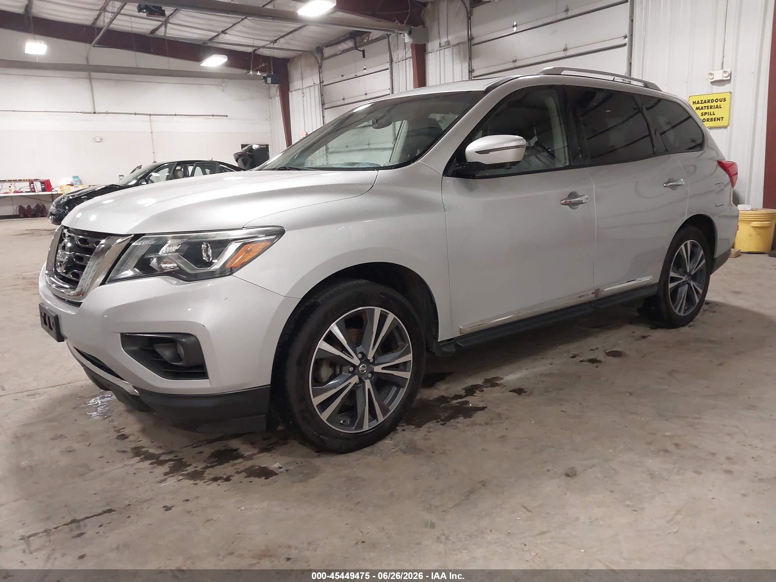 2018 NISSAN PATHFINDER PLATINUM — I2