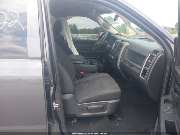 2019 RAM 1500 CLASSIC EXPRESS  4X4 5'7 BOX