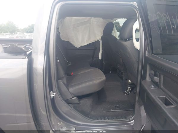 2019 RAM 1500 CLASSIC EXPRESS  4X4 5'7 BOX