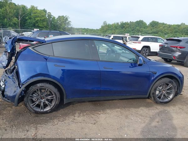 2025 TESLA MODEL Y