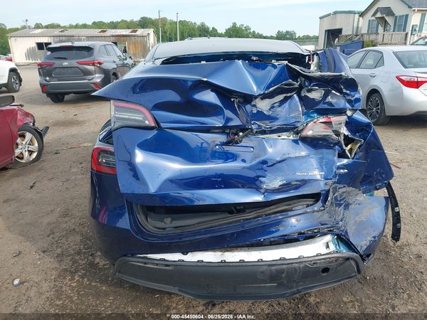 2025 TESLA MODEL Y
