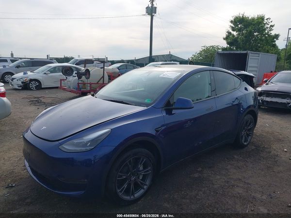 2025 TESLA MODEL Y