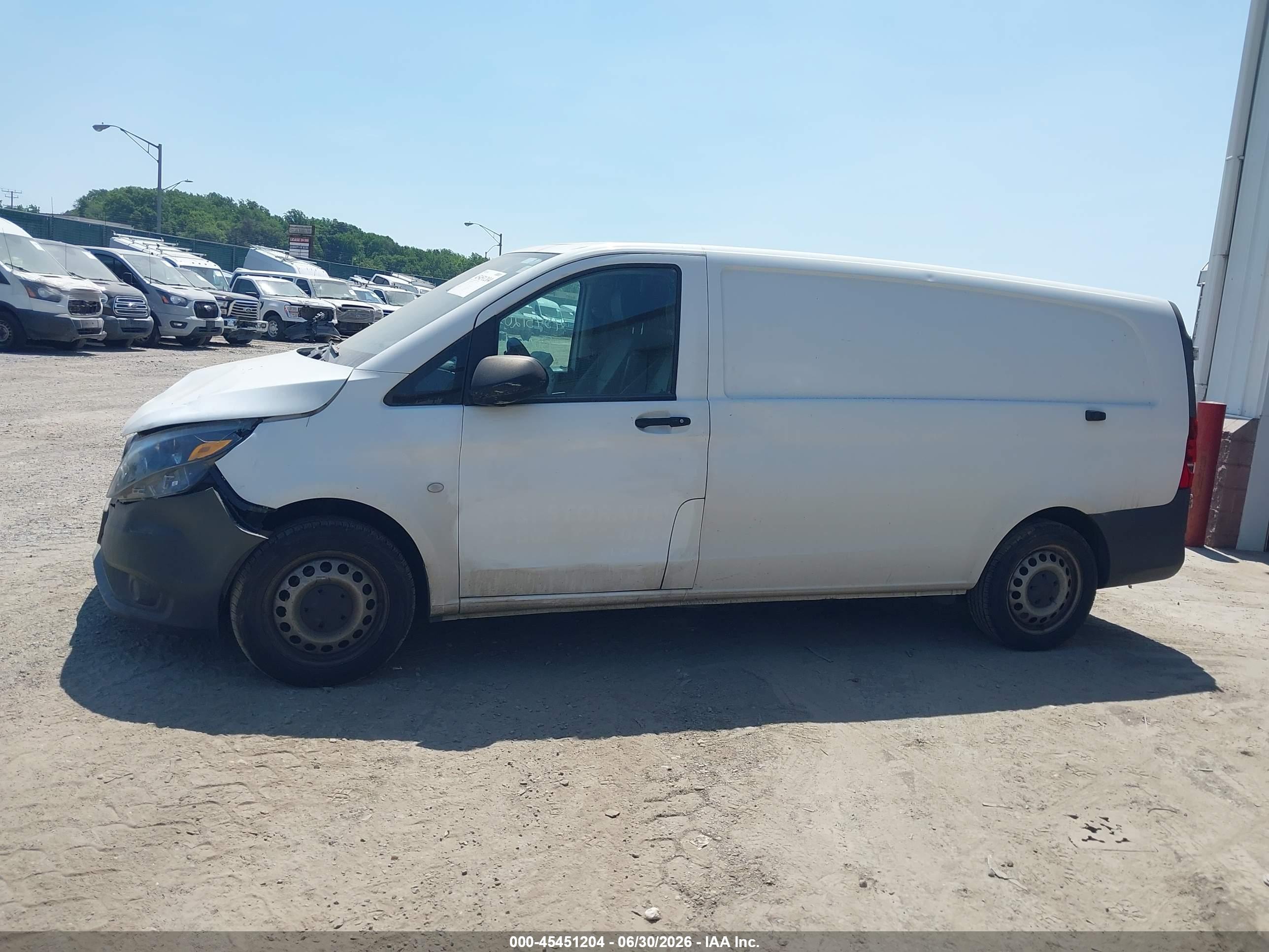 2018 MERCEDES-BENZ METRIS