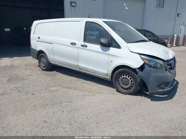 2018 MERCEDES-BENZ METRIS