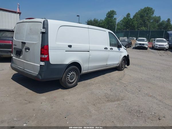 2018 MERCEDES-BENZ METRIS