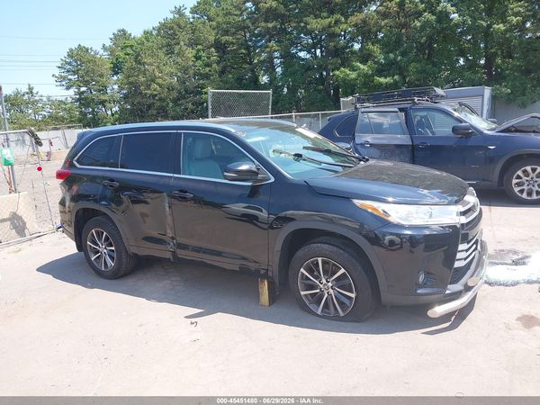 2017 TOYOTA HIGHLANDER XLE