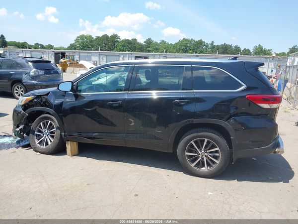 2017 TOYOTA HIGHLANDER XLE