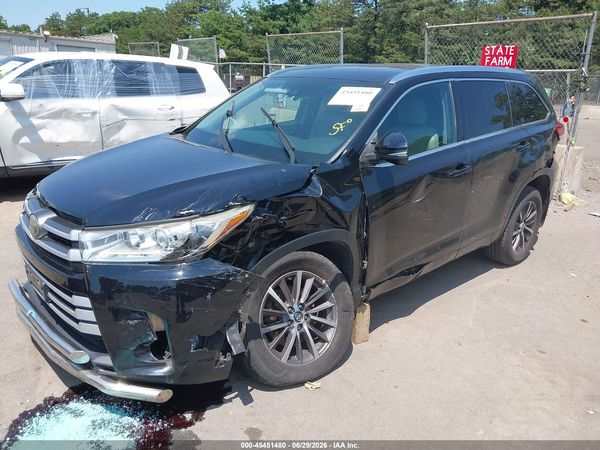 2017 TOYOTA HIGHLANDER XLE