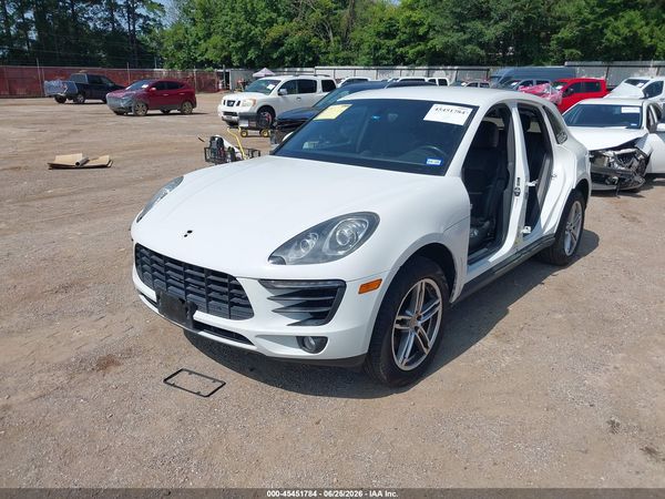 2015 PORSCHE MACAN S