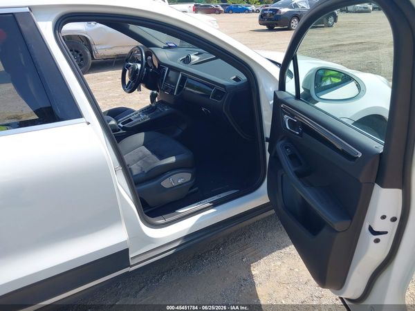 2015 PORSCHE MACAN S