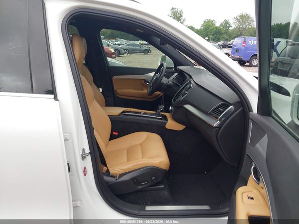 2017 VOLVO XC90 T6 MOMENTUM