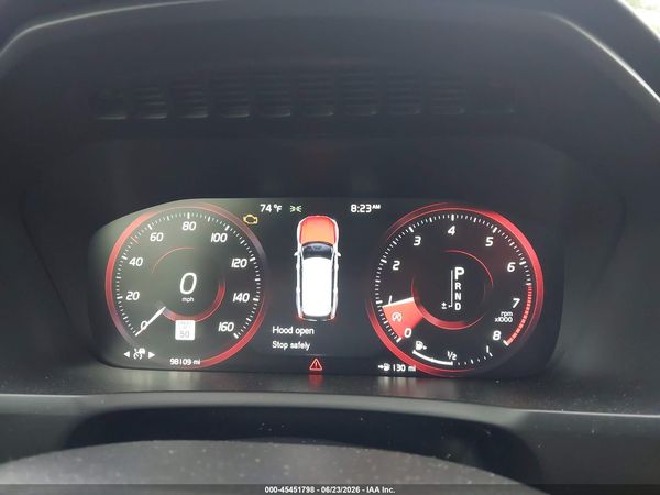 2017 VOLVO XC90 T6 MOMENTUM