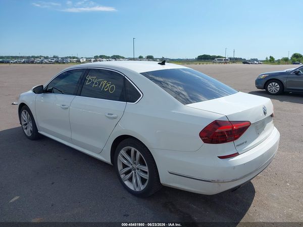 2018 VOLKSWAGEN PASSAT 2.0T SE — I3