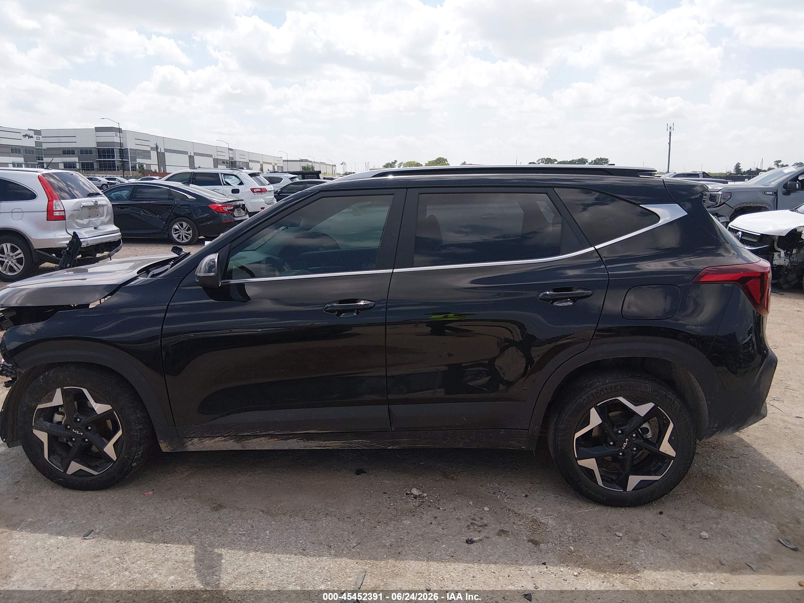 2025 KIA SELTOS EX