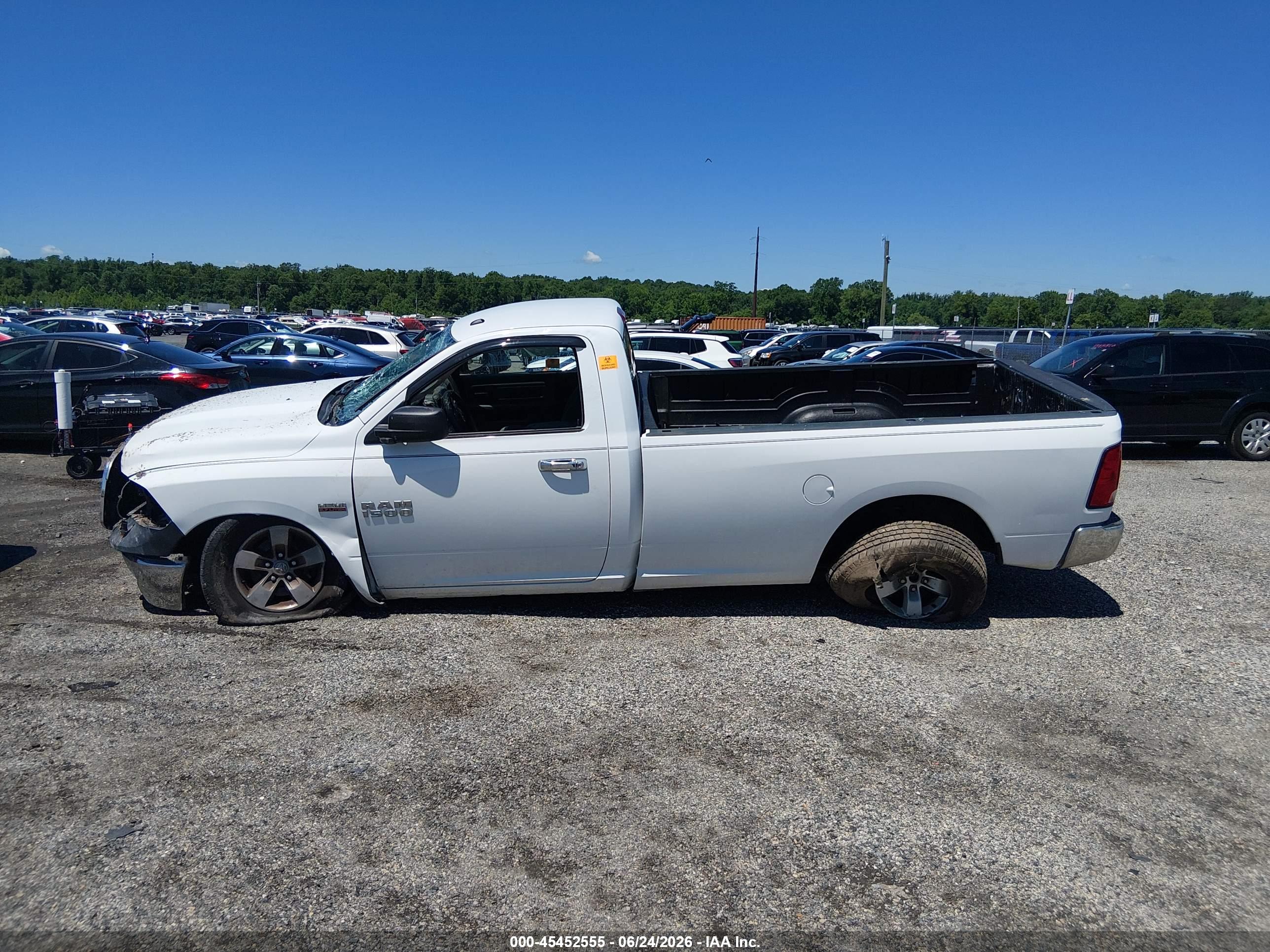 2018 RAM 1500 TRADESMAN  4X2 8' BOX