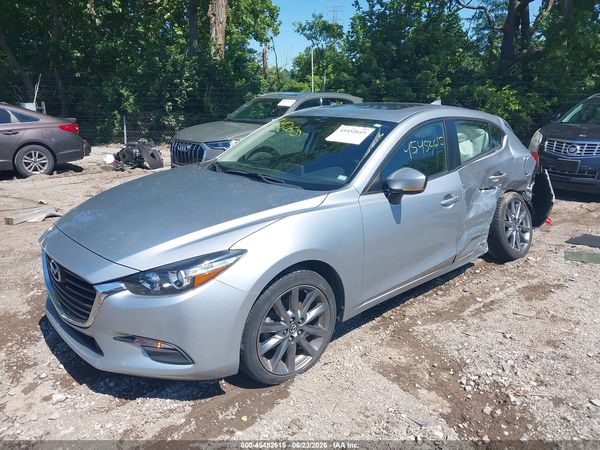 2018 MAZDA MAZDA3 TOURING