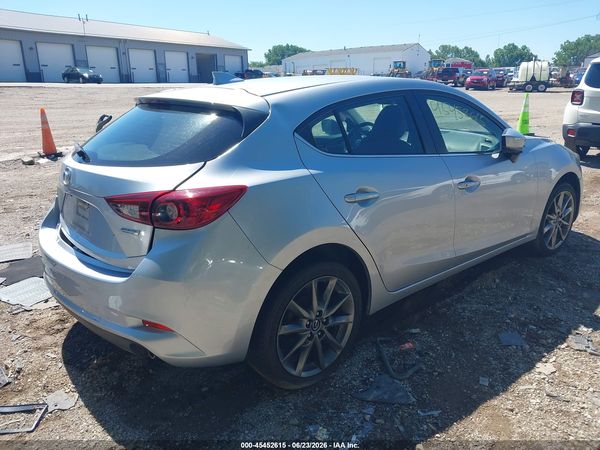 2018 MAZDA MAZDA3 TOURING