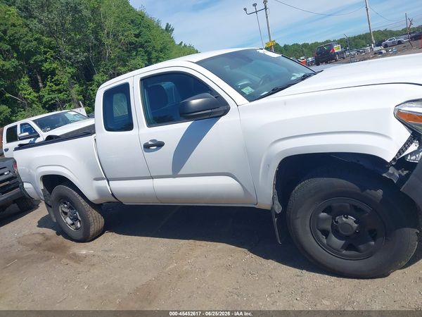 2018 TOYOTA TACOMA SR