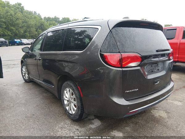 2019 CHRYSLER PACIFICA TOURING L — I3