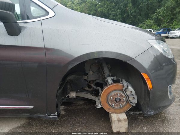 2019 CHRYSLER PACIFICA TOURING L — I6