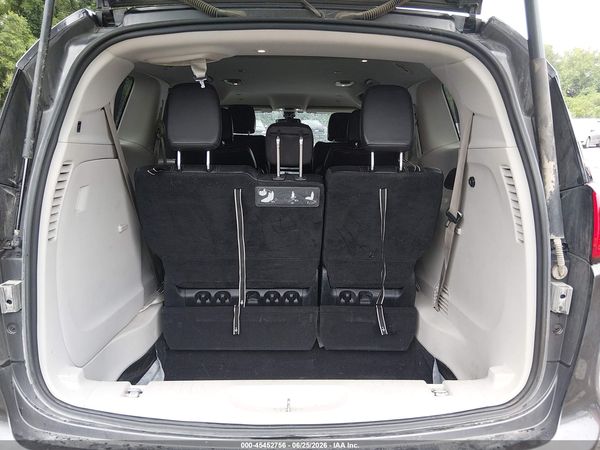 2019 CHRYSLER PACIFICA TOURING L — I152