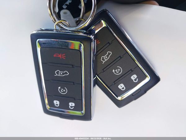 2025 JEEP GRAND CHEROKEE LAREDO X 4X4