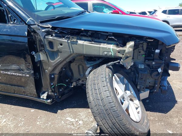 2025 JEEP GRAND CHEROKEE LAREDO X 4X4