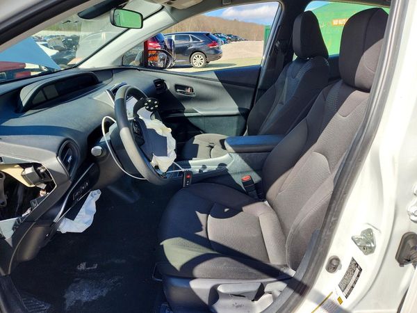 2022 TOYOTA PRIUS