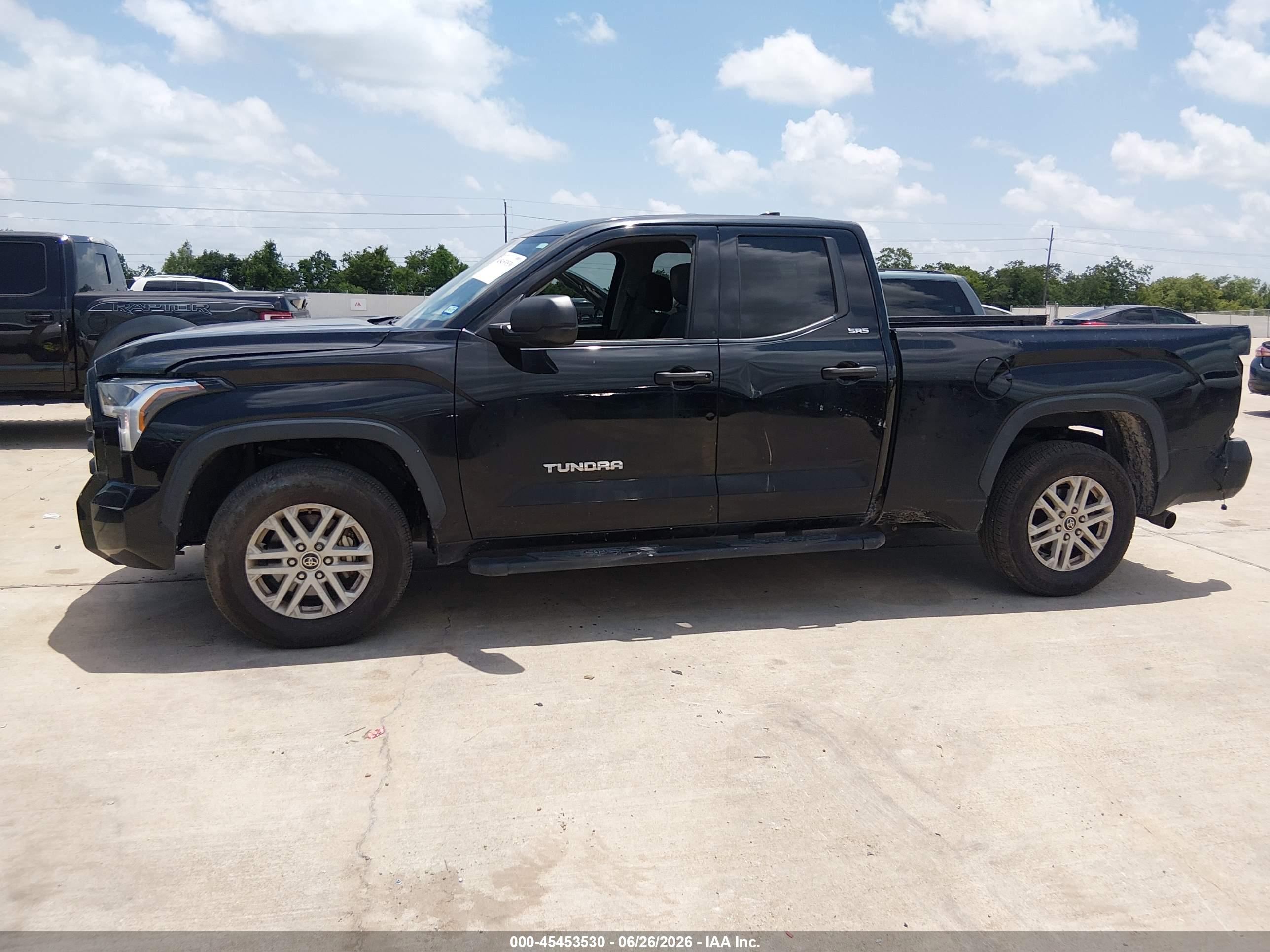 2022 TOYOTA TUNDRA SR5