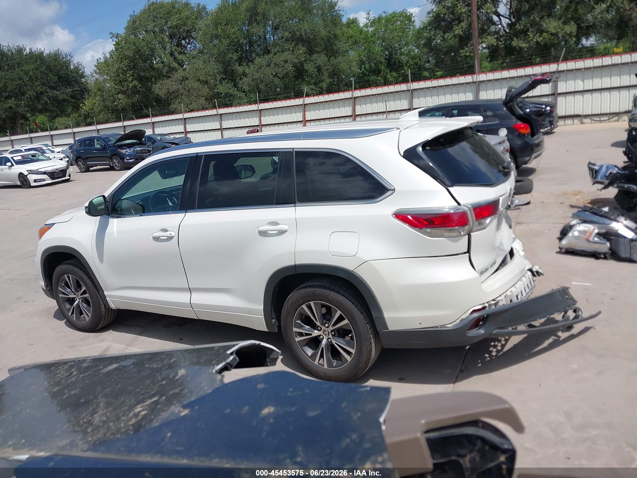 2016 TOYOTA HIGHLANDER XLE V6