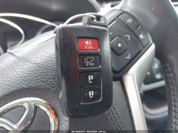 2016 TOYOTA HIGHLANDER XLE V6