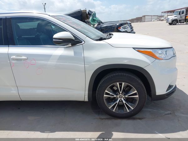 2016 TOYOTA HIGHLANDER XLE V6