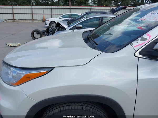 2016 TOYOTA HIGHLANDER XLE V6