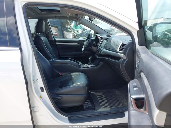 2016 TOYOTA HIGHLANDER XLE V6