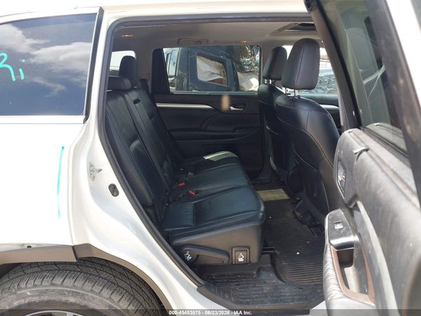 2016 TOYOTA HIGHLANDER XLE V6