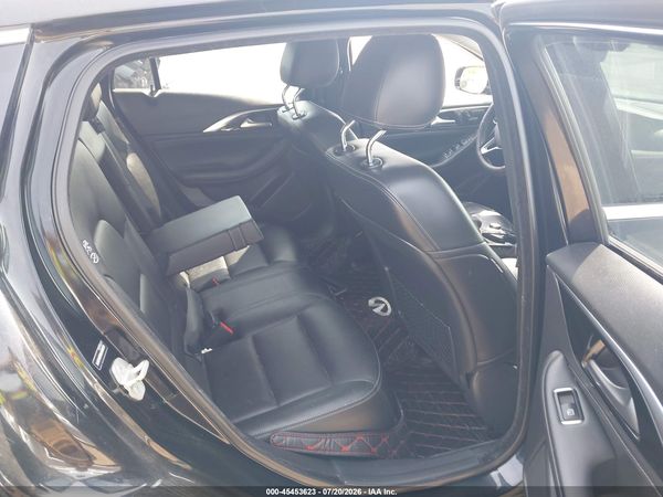 2018 INFINITI QX30 LUXURY